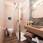 بيت ضيافة Anami Harbor Retreat نابولي