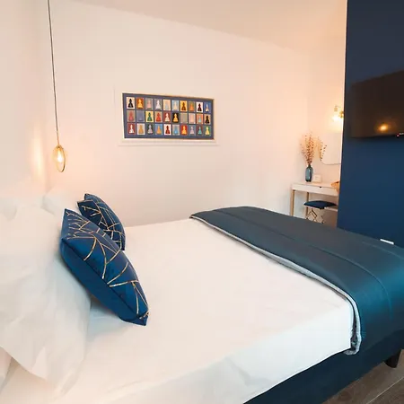 Anami Harbor Retreat 4*